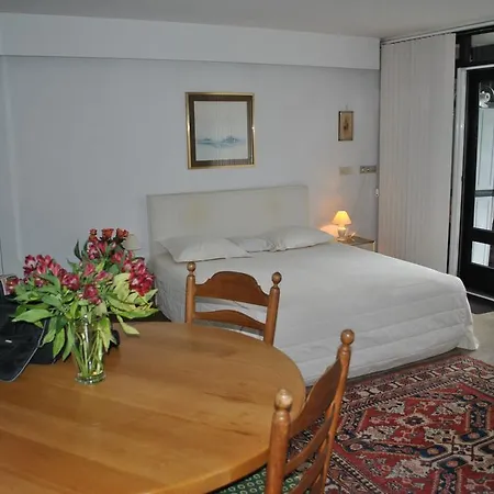 Red Rose Bed & Breakfast Ouderkerk aan de Amstel