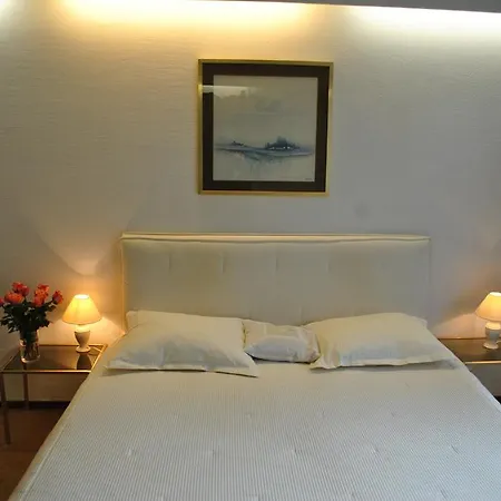 Red Rose Bed & Breakfast *